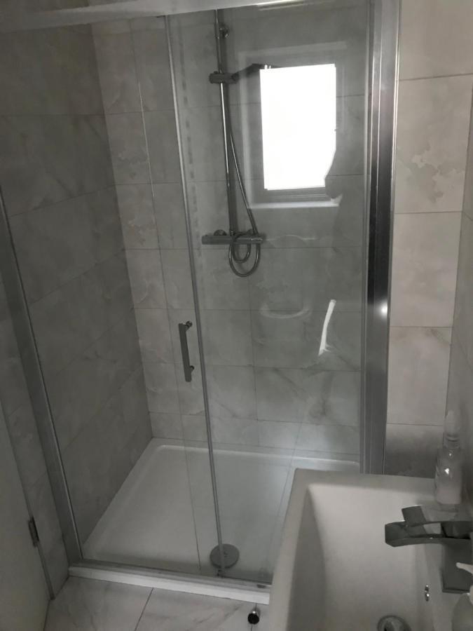 1 Luxurious Room In Family Home Killarney Exterior photo